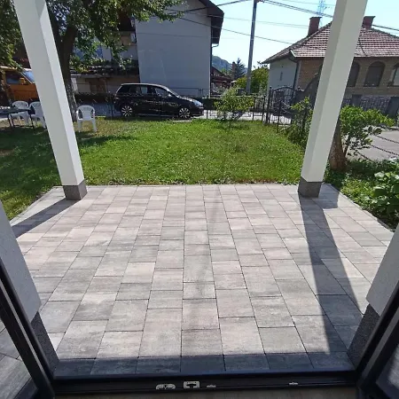 Apartman Nina *